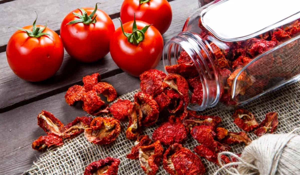 Doğal Kurutulmuş Dolmalık Domates – 1 Bağ (45–50 Adet) | Katkısız Geleneksel Lezzet